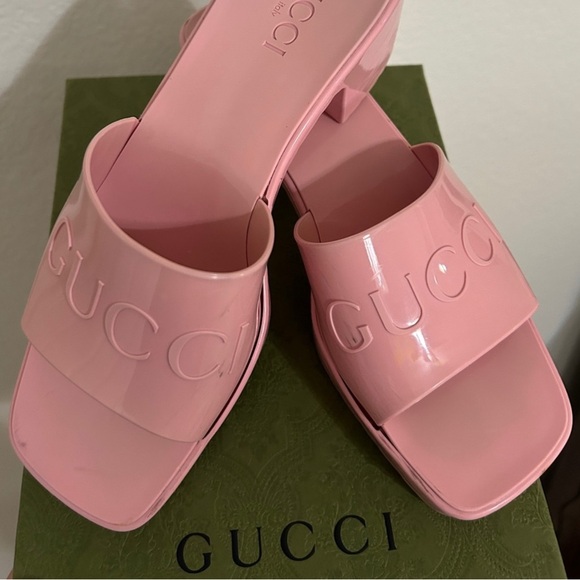 Gucci Pink Mules with Embossed Logo, box and dust bag. - Picture 1 of 2
